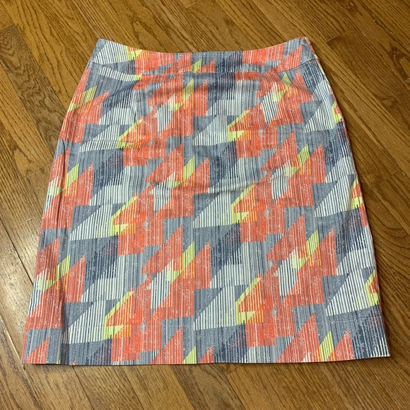 Inspired Style Geometric Abstract Print Full Front Zip Pencil Skirt - Size 4 - Picture 3 of 7